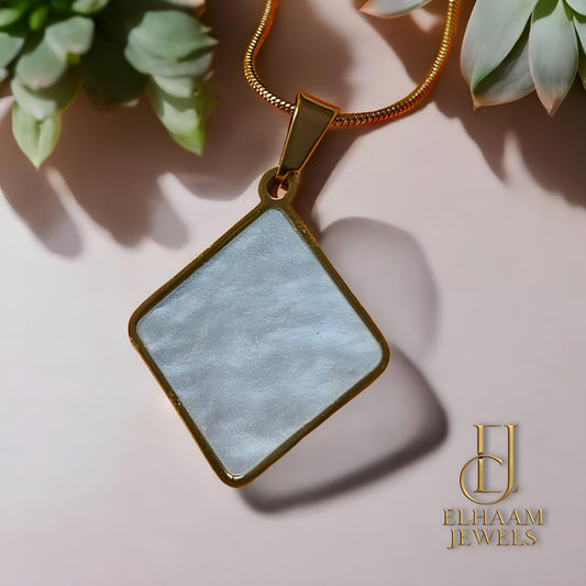 Mother of Pearl Elegance Pendant Necklace