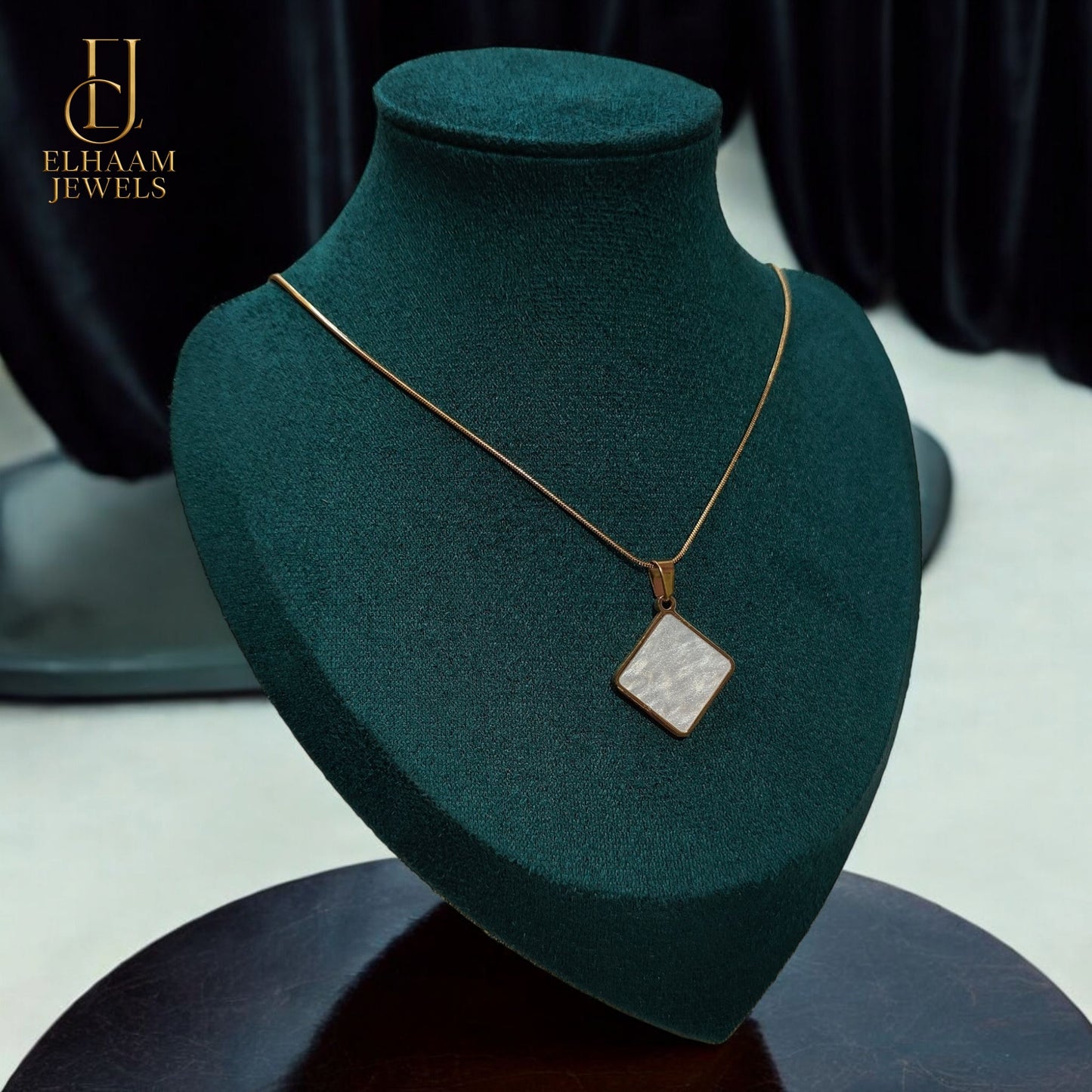 Mother of Pearl Elegance Pendant Necklace