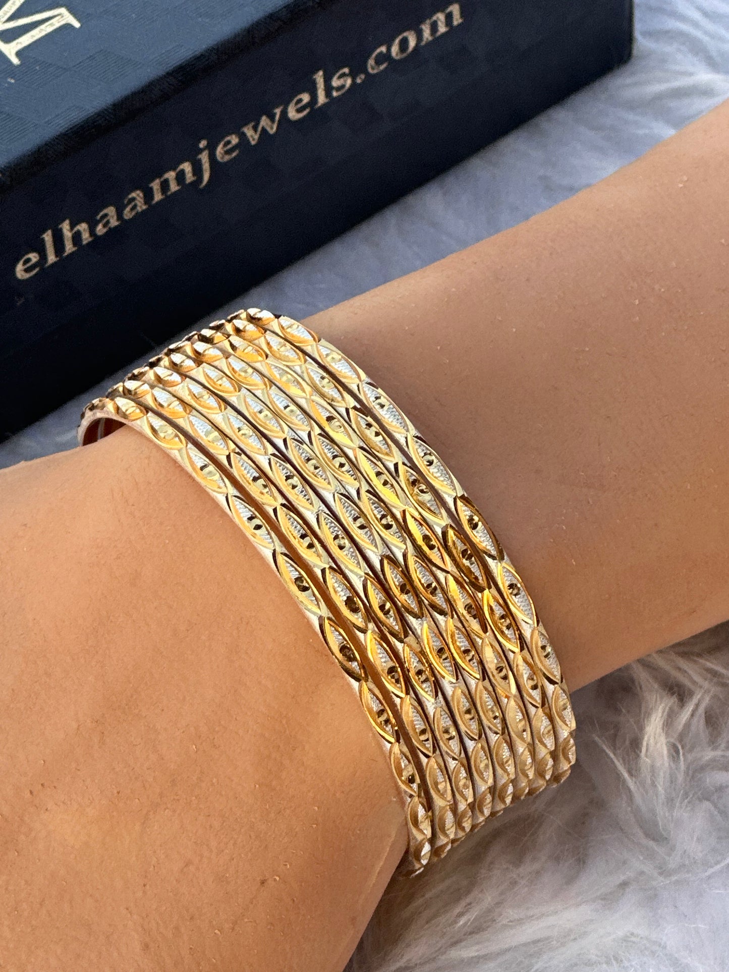 Zariya Bangles ( set of 8 )