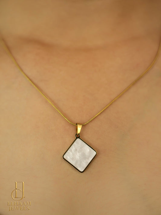 Mother of Pearl Elegance Pendant Necklace