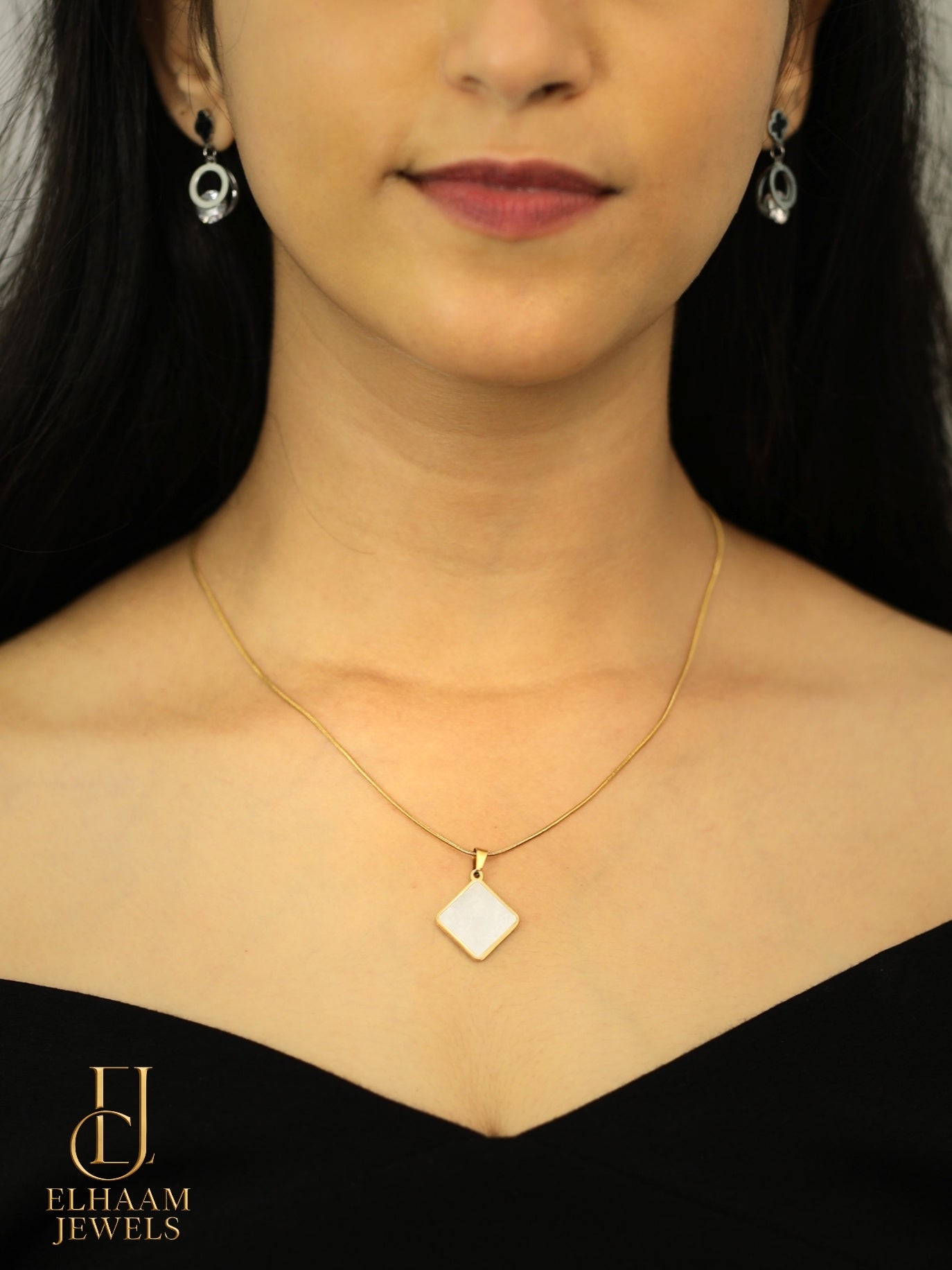 Mother of Pearl Elegance Pendant Necklace