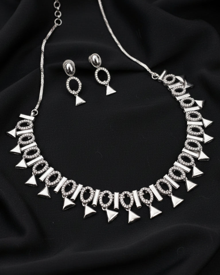 Vibe Gleam Necklace Set