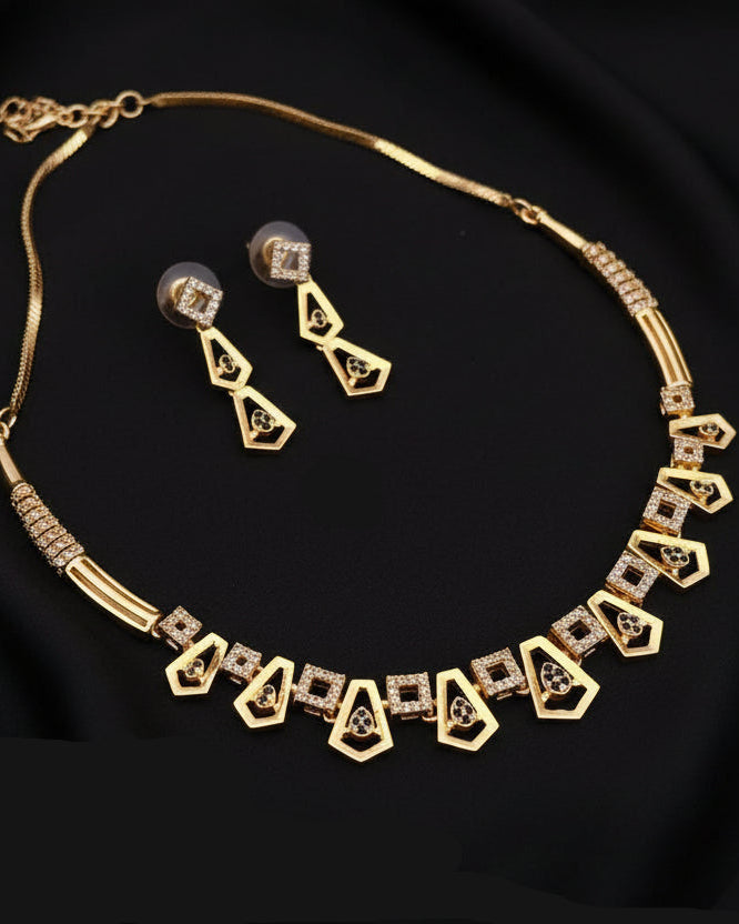 Golden Empress Necklace Set